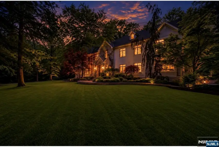11 Pine Tree Drive, Saddle River, NJ 07458 - #2