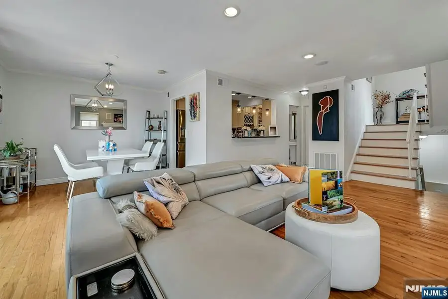 9 Yorkview Drive A3, Edgewater, NJ 07020 - #2