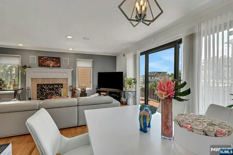 9 Yorkview Drive A3, Edgewater, NJ 07020 - #3