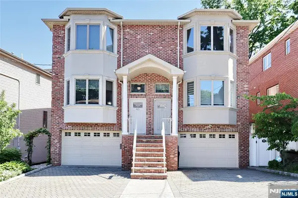 423 Lafayette Avenue, Cliffside Park, NJ 07010