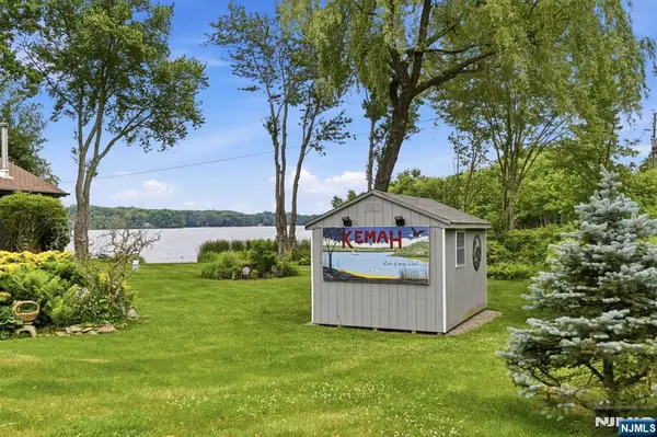 312 Lakeview Drive, Newton, NJ 07860
