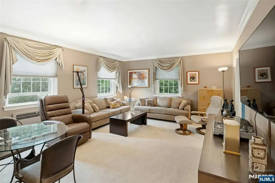 185 E Palisade Avenue D11B, Englewood, NJ 07631 - #2