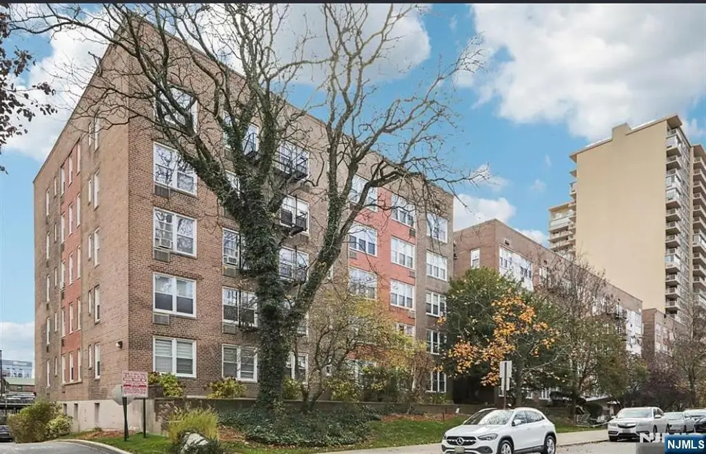 2160 Center Avenue 5M, Fort Lee, NJ 07024 - #1