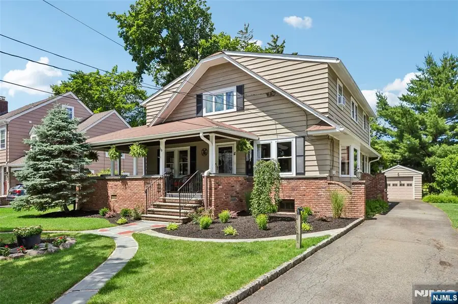 29 Fairlawn Street, Ho Ho Kus, NJ 07423 - #3