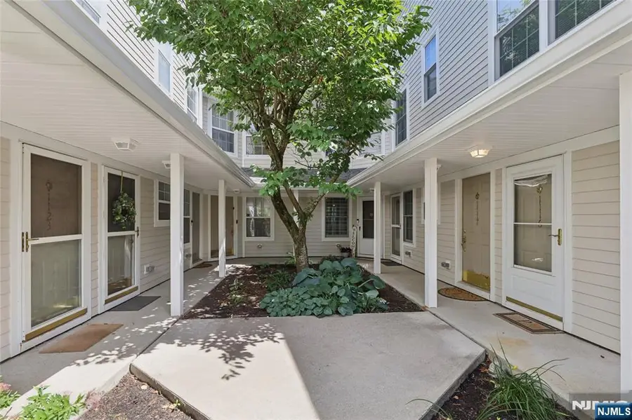 1116 Hyde Park Court, Mahwah, NJ 07430 - #2