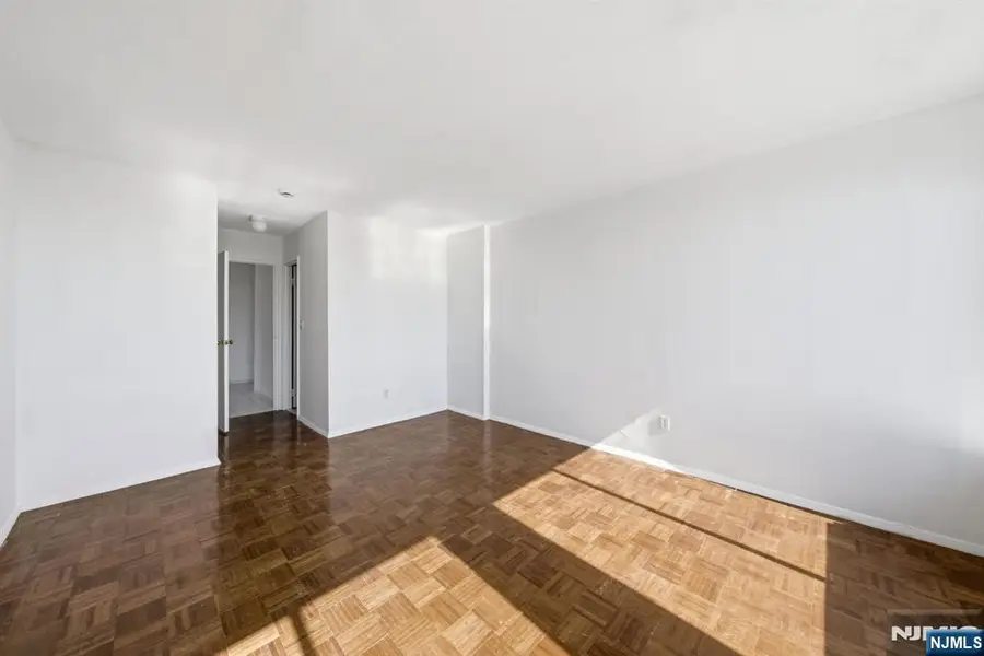 200 Winston Drive 2120, Cliffside Park, NJ 07010 - #3