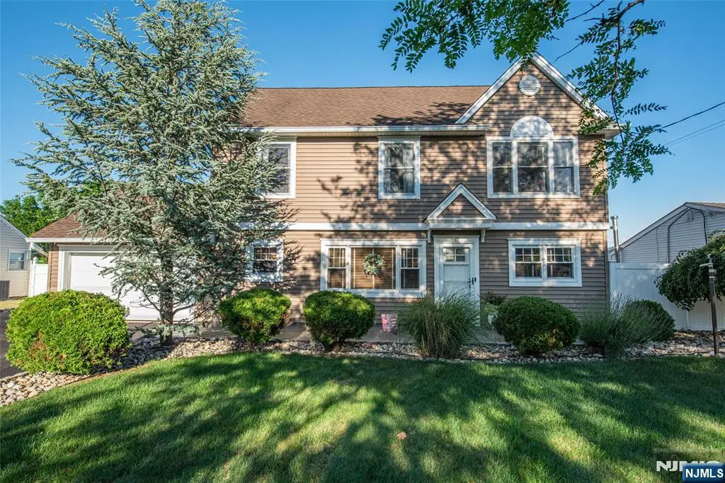 17 Leonard Terrace, Wayne, NJ 07470 - #1