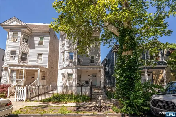 77 16th Street, East Orange, NJ 07018