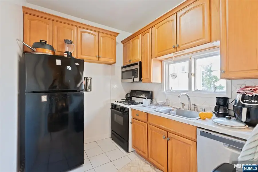 411 Sheridan Place, Fairview, NJ 07022 - #3