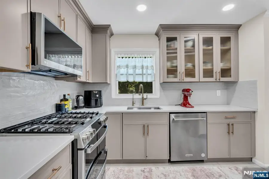 33 Oak Avenue, Pequannock, NJ 07440 - #2