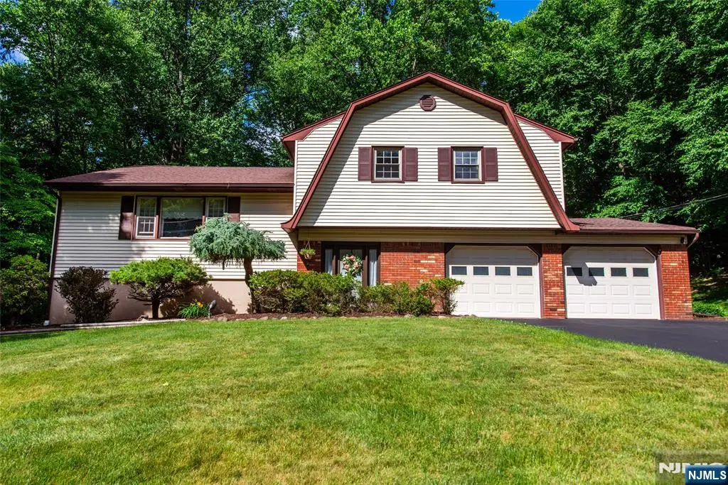 27 Dewey Drive, Ringwood, NJ 07456 - #1