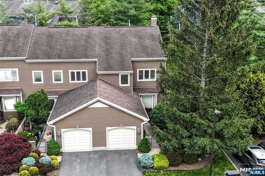 227 Westervelt Lane, Mahwah, NJ 07430 - #3