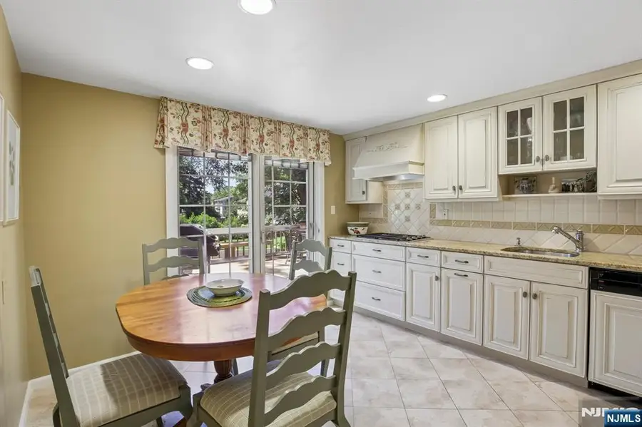 24 Cherry Hill Road, Livingston, NJ 07039 - #3