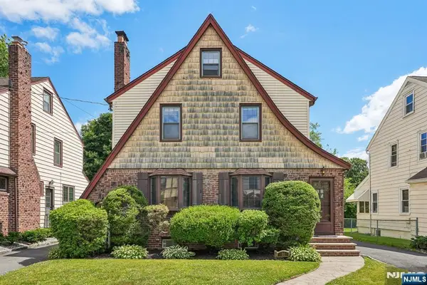 21 Ferncliff Road, Bloomfield, NJ 07003
