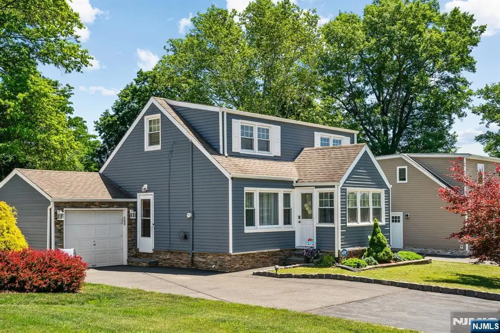 10 Dale Drive, Fairfield, NJ 07004 - #1