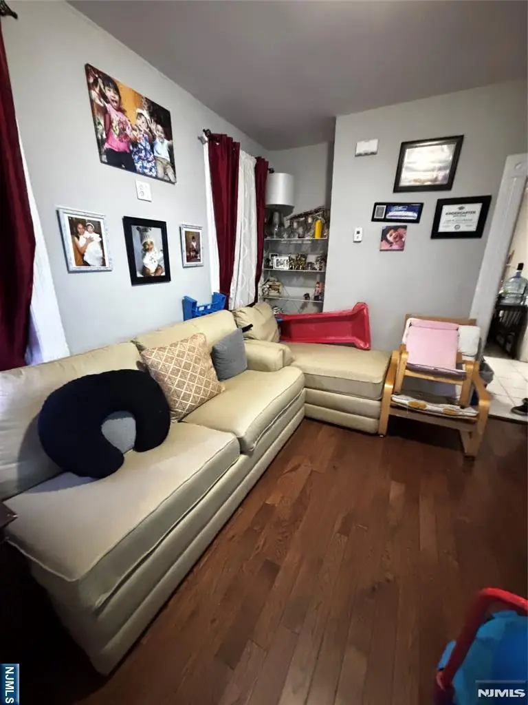 942 E 19th Street, Paterson, NJ 07501 - #3