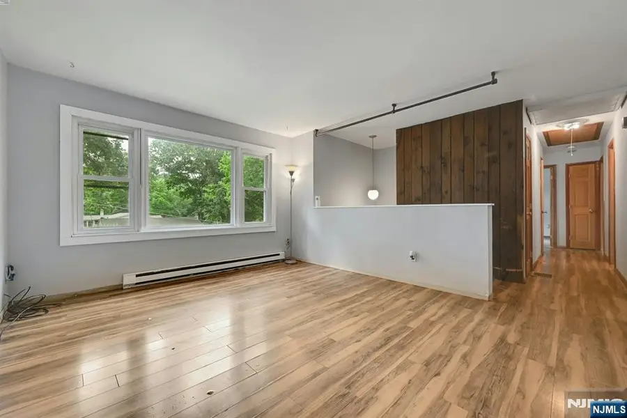16 Essex Road, Wantage, NJ 07461 - #3