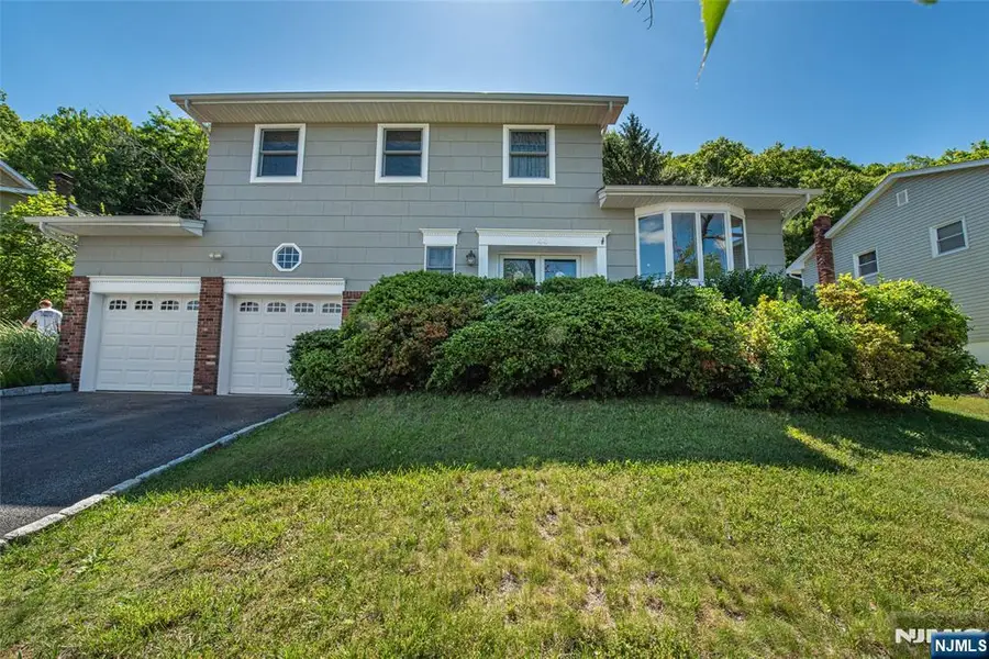 44 Molinari Drive, Wanaque, NJ 07465 - #2