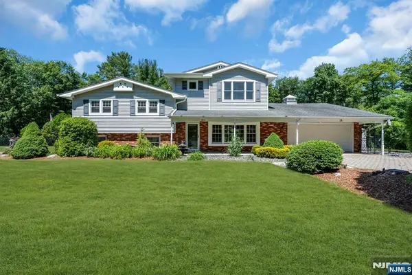 15 E Timber Lane, West Milford, NJ 07435