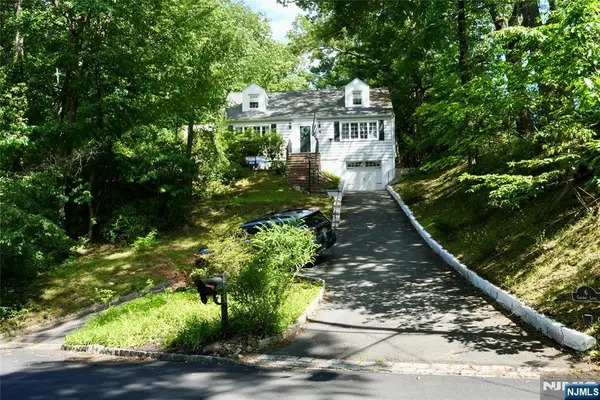 6 Cherry, Caldwell, NJ 07006