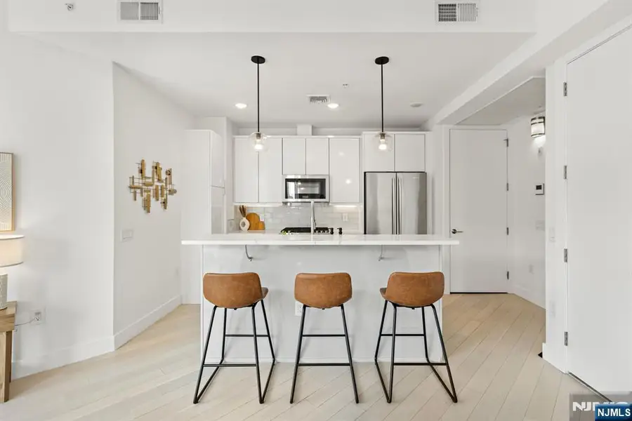 332 Newark Avenue 4A, Jersey City, NJ 07302 - #2