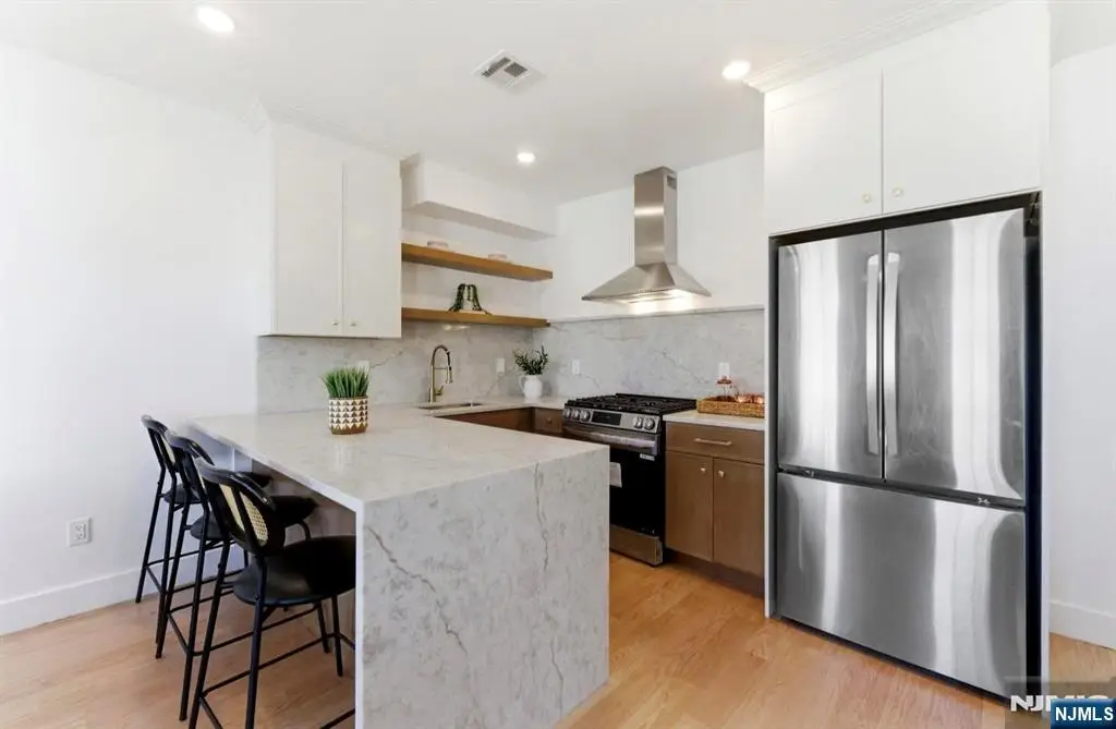 113.5 Oak Street 2, Jersey City, NJ 07304 - #1