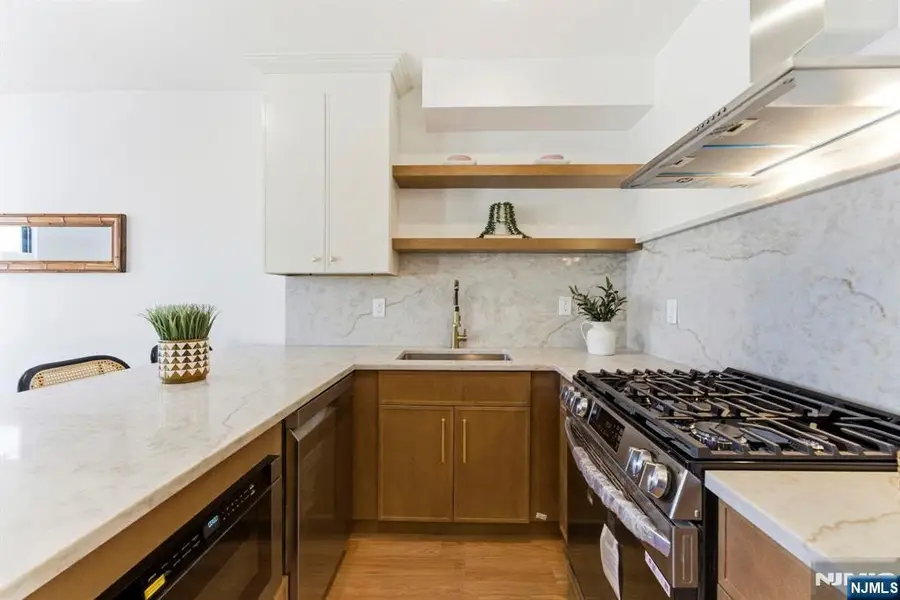 113.5 Oak Street 2, Jersey City, NJ 07304 - #2