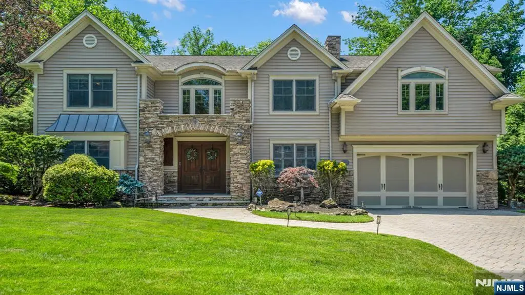 26 Devonshire Road, Cresskill, NJ 07626 - #1