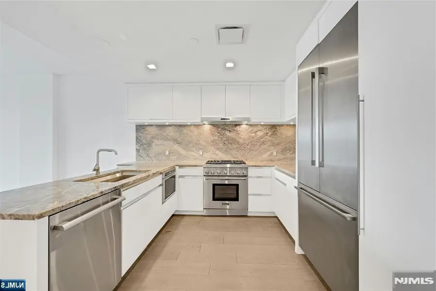 320 Adolphus Avenue 806, Cliffside Park, NJ 07010 - #3