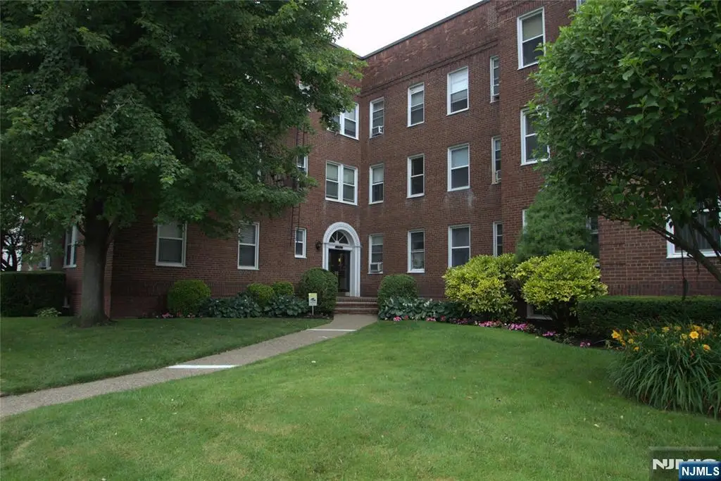 975-995 Teaneck 1M, Teaneck, NJ 07666 - #1