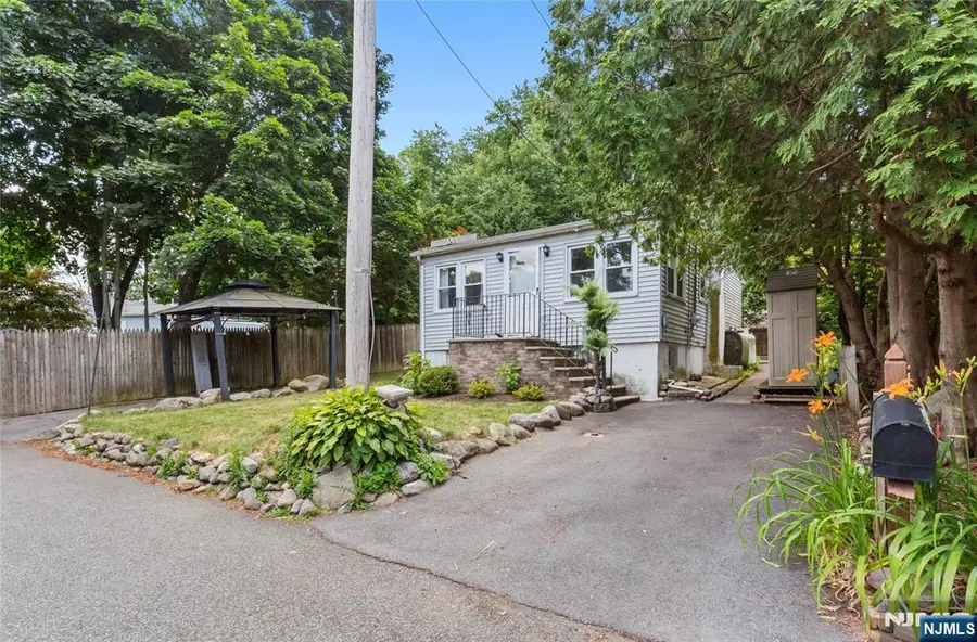 1 Highland Avenue, West Milford, NJ 07480 - #2