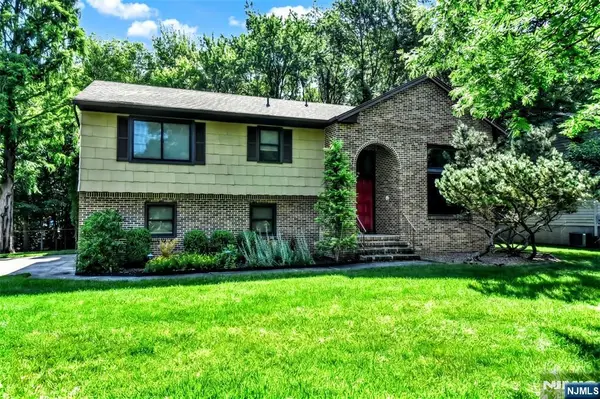 270 E Crescent Avenue, Ramsey, NJ 07446