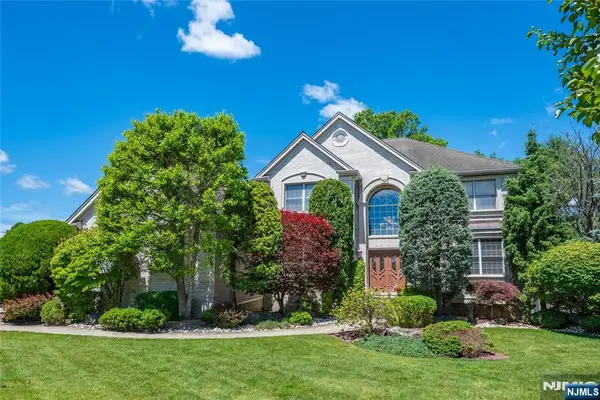 9 Ralph Drive, Fairfield, NJ 07004