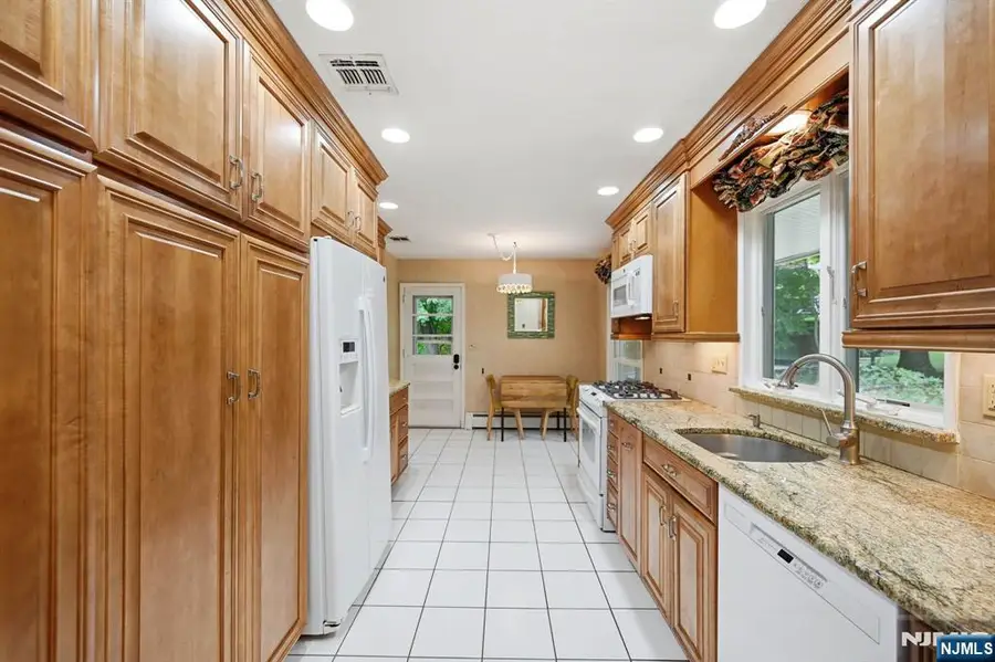 23 Cressfield Court, Woodcliff Lake, NJ 07677 - #2