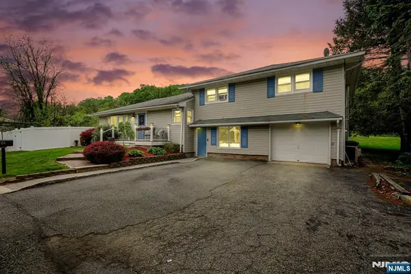 22 Federal Hill Road, Pompton Lakes, NJ 07442