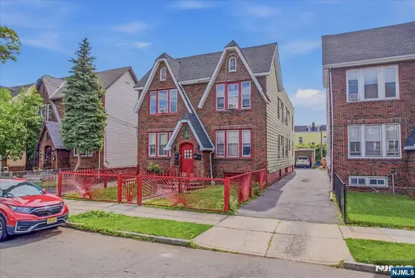 202 Eastern Parkway, Newark, NJ 07106