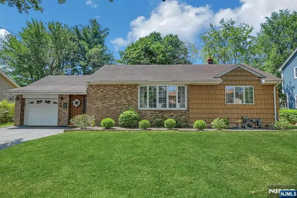 86 Willowbrook Court, Paramus, NJ 07652