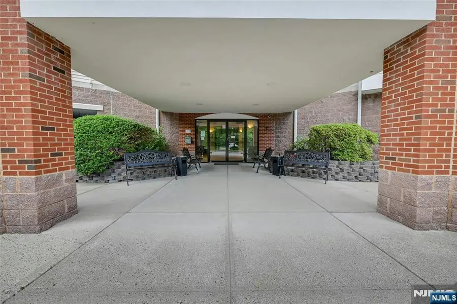 189 Forest Avenue 219, Paramus, NJ 07652 - #3
