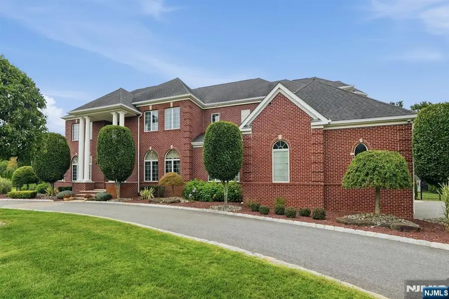 7 Crystal Court, Manalapan, NJ 07726 - #3