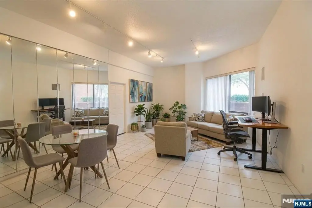108 Harmon Cove Tower, Secaucus, NJ 07094 - #1