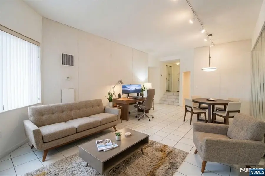 108 Harmon Cove Tower, Secaucus, NJ 07094 - #2