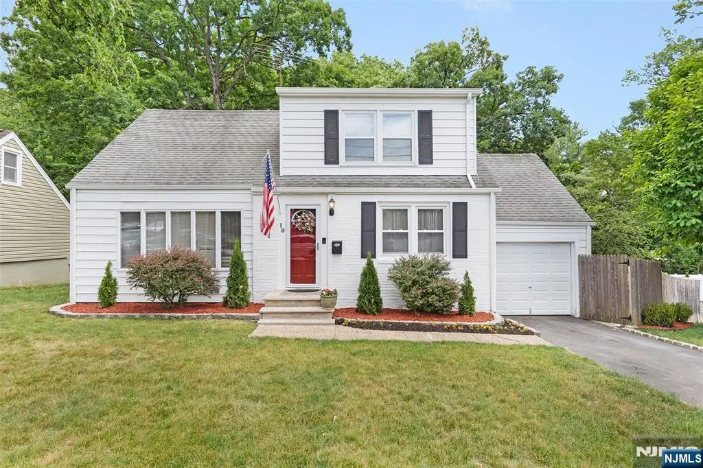 19 Glenview Drive, West Orange, NJ 07052 - #1