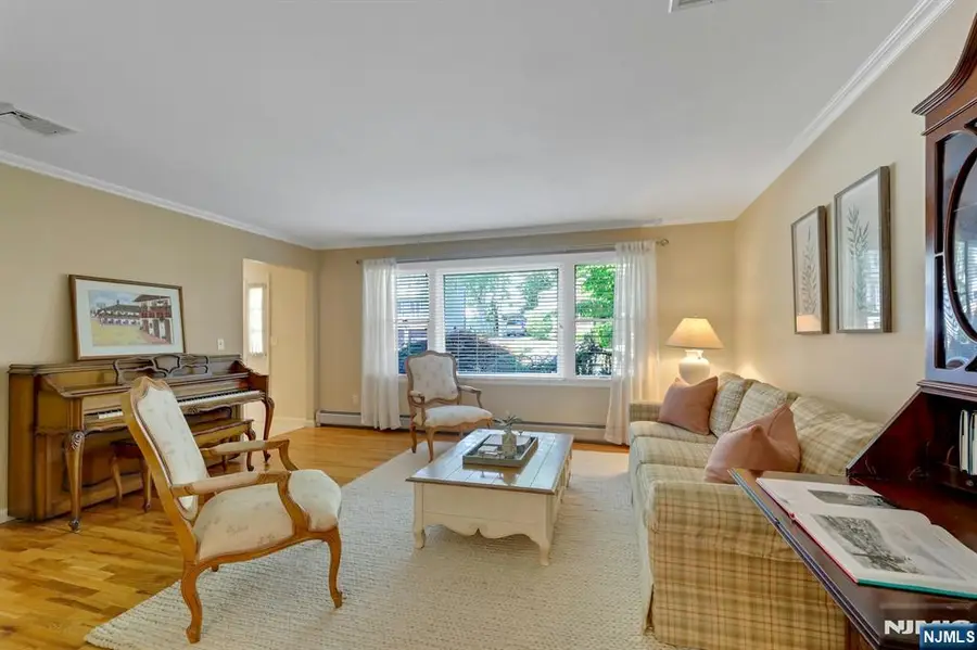 25 Hollywood Avenue, Emerson, NJ 07630 - #3
