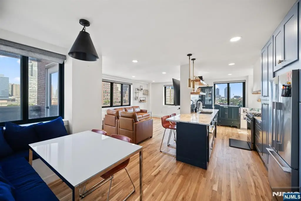 205 10th Street 6X, Jersey City, NJ 07302 - #1