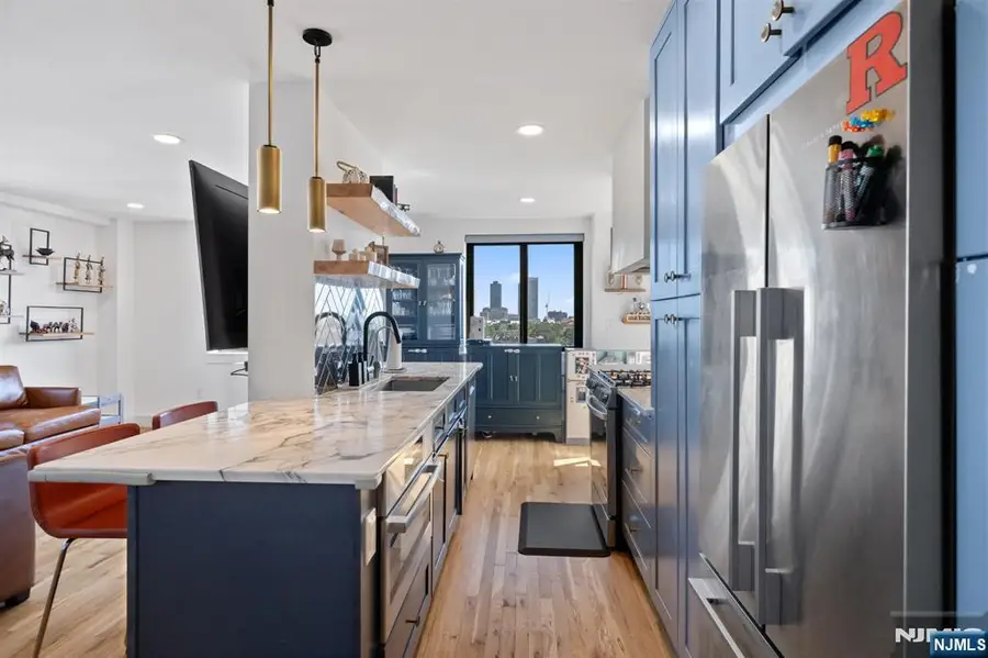 205 10th Street 6X, Jersey City, NJ 07302 - #2