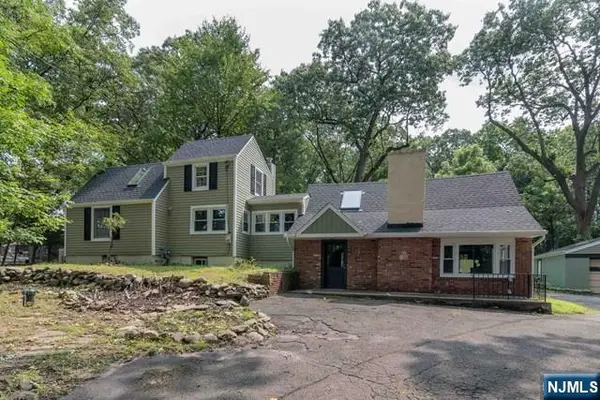 496 Manchester Avenue, North Haledon, NJ 07508