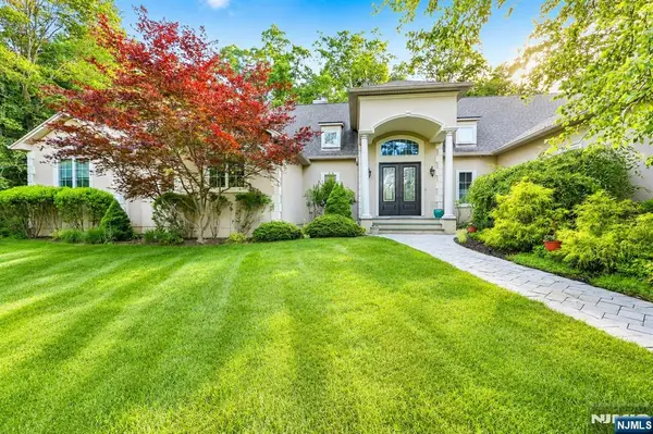 41 Wildwood Road, Saddle River, NJ 07458