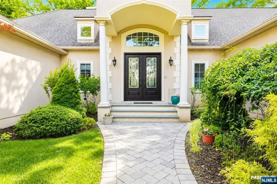 41 Wildwood Road, Saddle River, NJ 07458 - #3