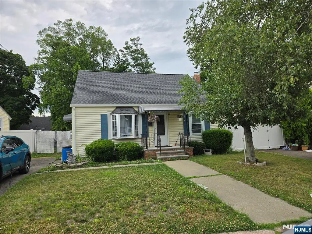 4 Salem Road, Paterson, NJ 07502 - #1