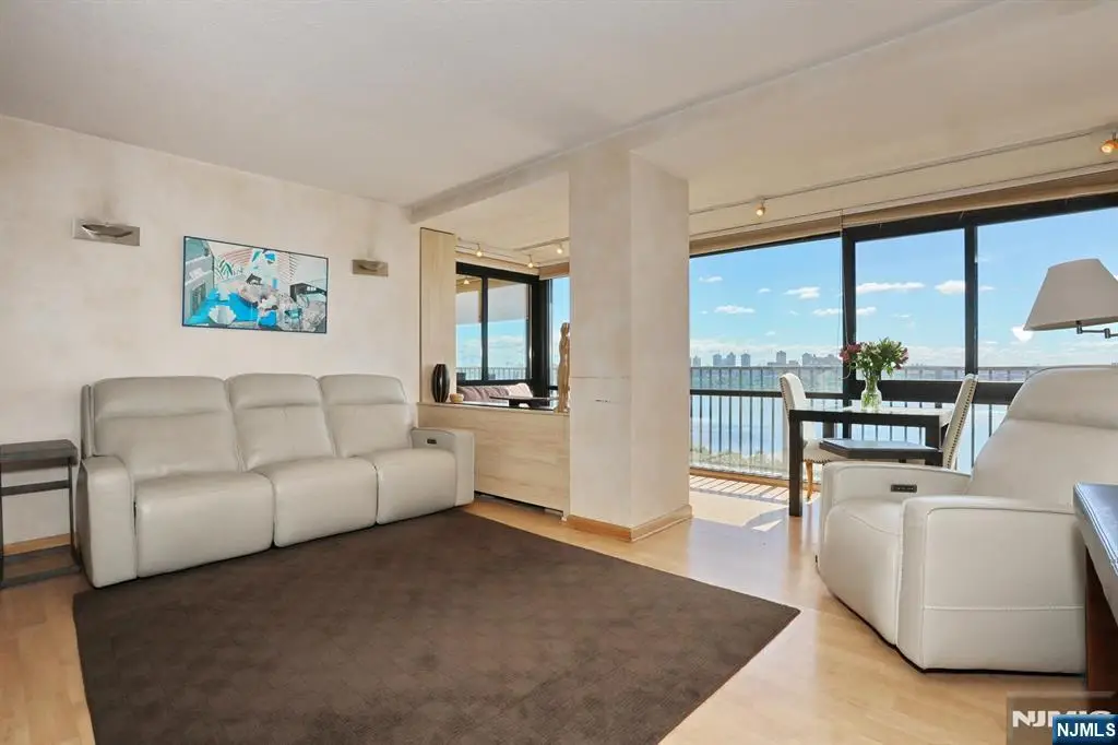 3 Horizon Road 618, Fort Lee, NJ 07024 - #1